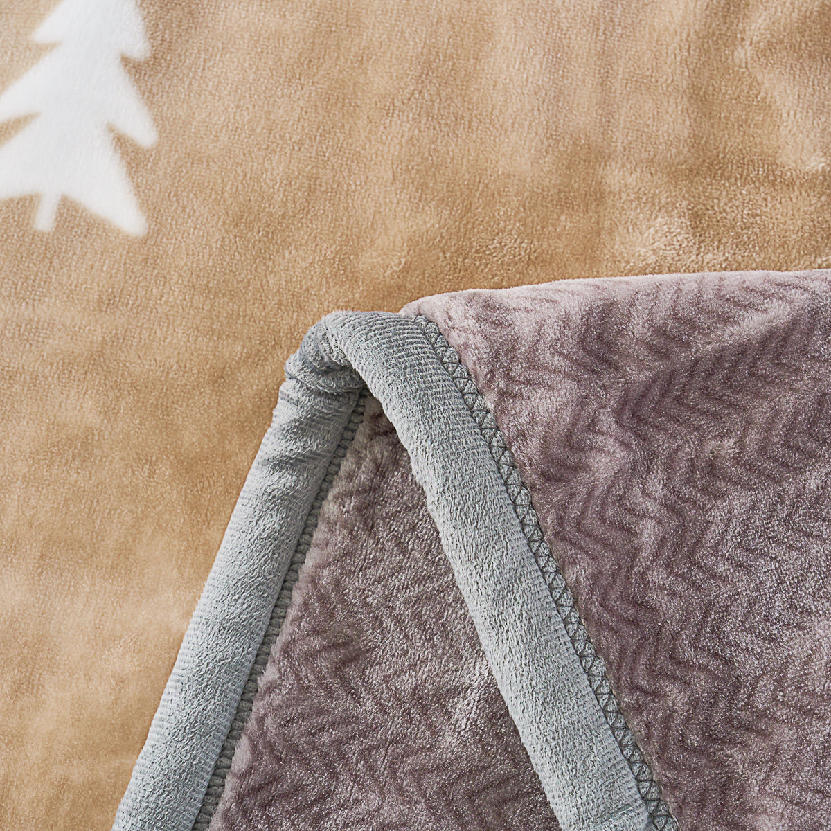 Pavini Fleece Throw Blanket (Twin size)